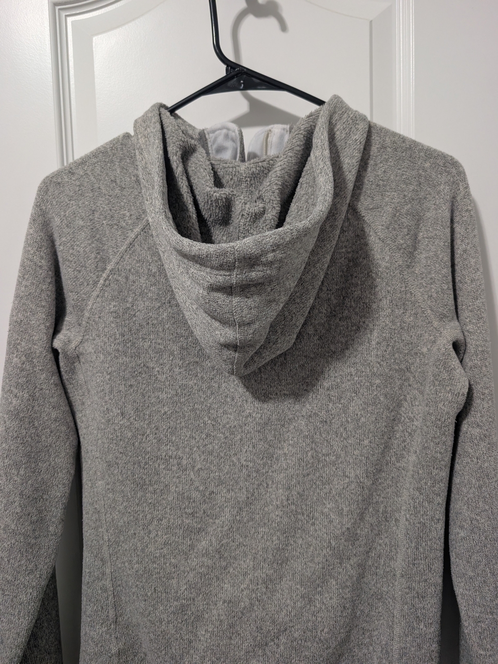 The North Face Women's Light Gray Zip-Up Hooded Fleece Pullover - Picture 8 of 8